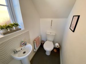 Guest WC- click for photo gallery